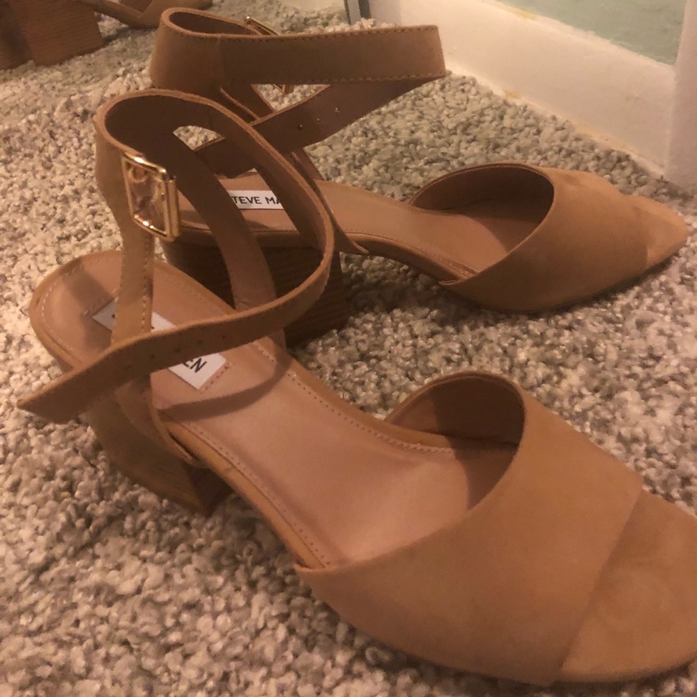 Steve Madden tan block sandals